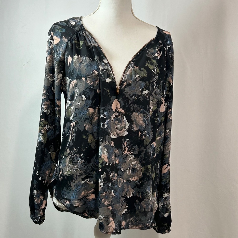 Xhilaration Womens M/M Black Floral Print Long Sleeve Zipper V Neck Blouse Top